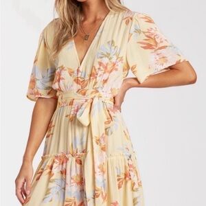 🔆BILLABONG ONE AND ONLY WRAP DRESS